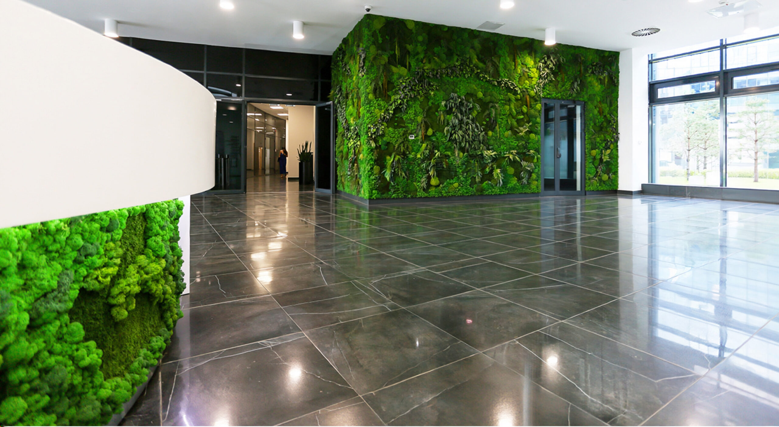 jardin-vertical-preservado-entrada-oficina